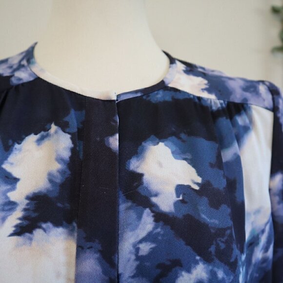 Kate Spade Purple White Watercolor Button Up Collarless Blouse Size Small - Picture 3 of 7